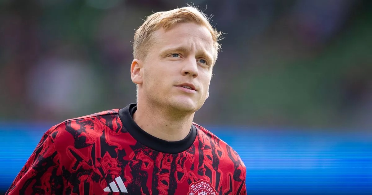 Reports suggest that Manchester United have reached an agreement regarding the departure of Donny van de Beek