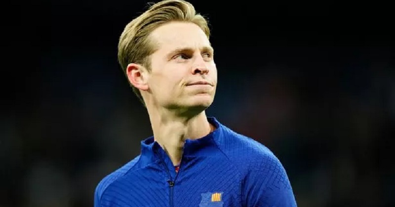 Manchester United pushed hard to tempt Frenkie de Jong from Barcelona last summer.